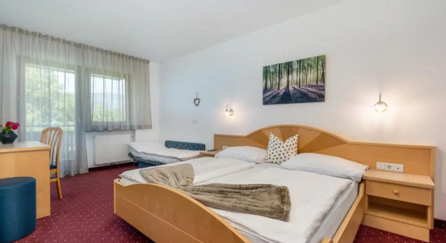 Трёхместный номер Standard с балконом B&B Garni Schorneck