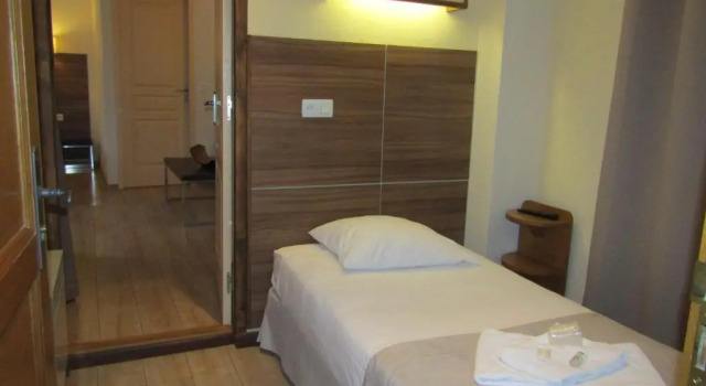 Fifi Moulin, Rezervasyon Otel Serres Hautes-Alpes