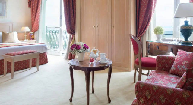 Полулюкс Hotel De Londres