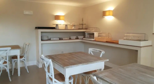 Villa Natia, Book Villa Hotels in Murgia with Parking, Parking