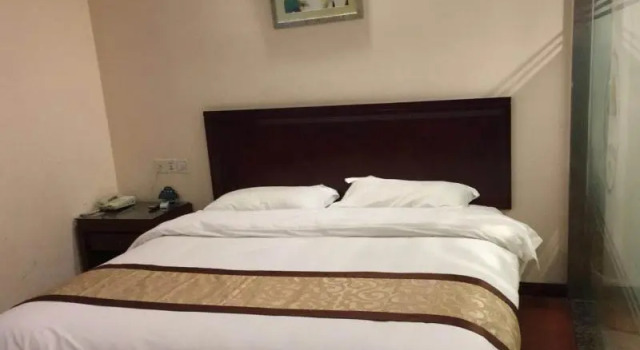 Двухместный номер Standard GreenTree Inn Suzhou International Education Zone hotel