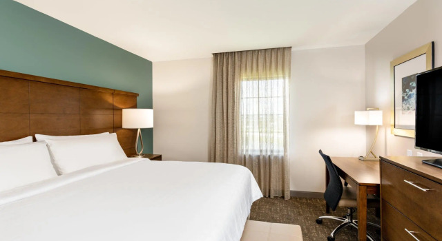 Четырёхместный люкс с 2 комнатами Staybridge Suites - Fort Lauderdale Airport - West by IHG