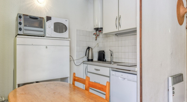 Апартаменты Bright Retreat by the Beach