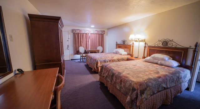 Номер Deluxe Clover Creek Inn