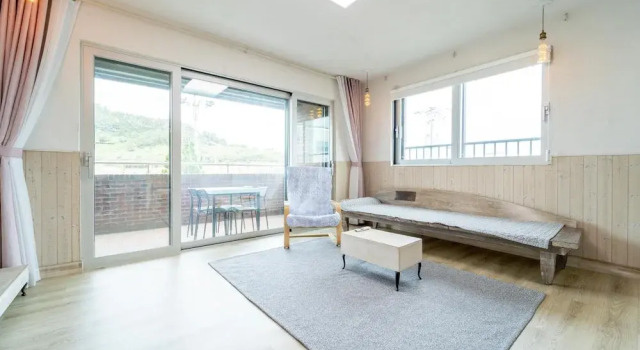 Номер Standard c 1 комнатой с балконом jeju murray pension