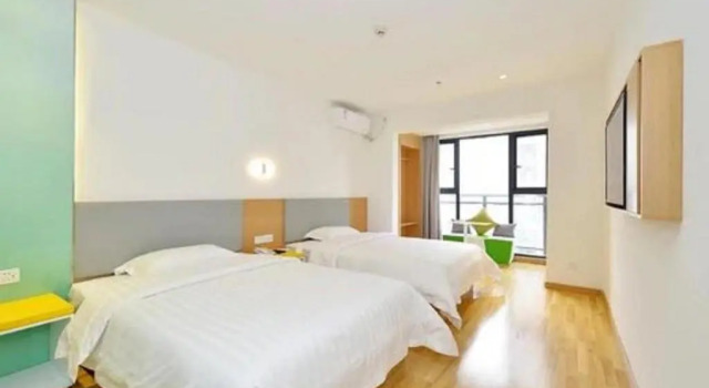 Двухместный номер Standard 7Days Inn Nanchang West Station Huanan Cheng Wangcheng New District Branch