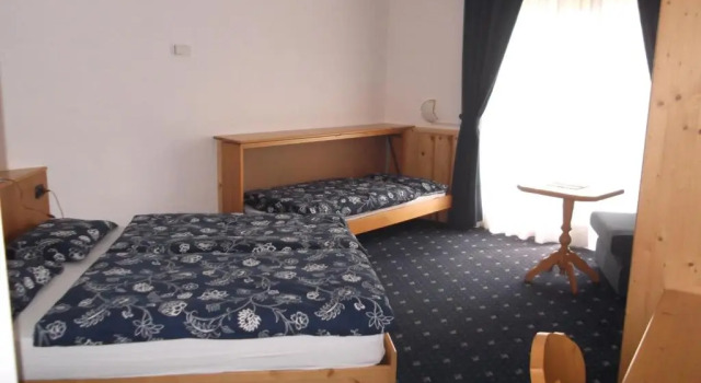 Трёхместный номер Standard Hotel Tyrolia