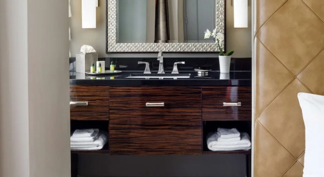 Четырёхместный номер Deluxe Colcord Hotel Oklahoma City, Curio Collection by Hilton