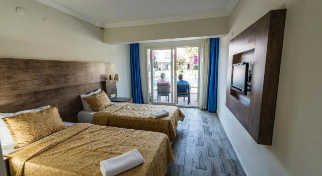 Трёхместный номер Standard Delfi Hotel Spa & Wellness Center