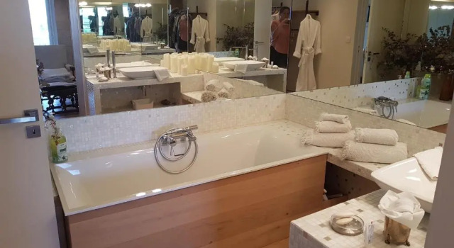 Номер Deluxe LE FORTUNY - 3 Suites, 2 apparts, 1 chambre - proche TRAM ligne aéroport et parking gratuit
