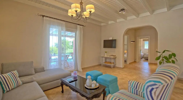 Вилла Beach Villa Joanna by PosarelliVillas