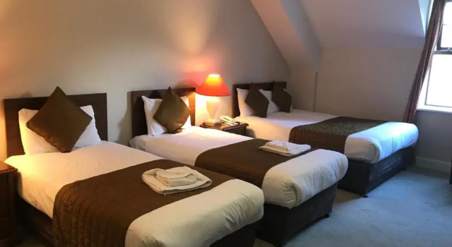 Трёхместный номер Standard Abbey Court