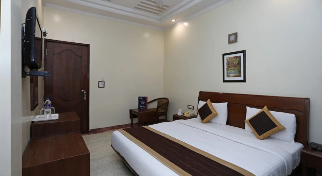 Двухместный номер Standard с балконом OYO 2984 Hotel Sun City