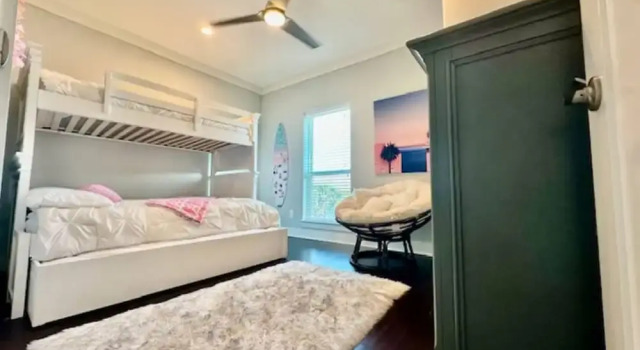 Коттедж Dockside Dream Home for 10