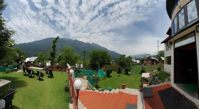 OYO 71096 Shabnam Resorts, Забронировать Отель Пахалгам Jammu & Kashmir Ski