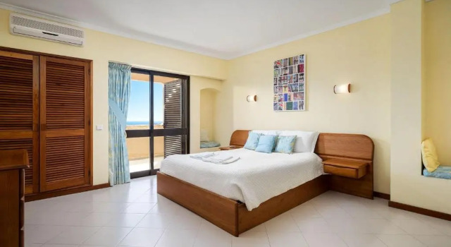 LovelyStay - Bela Vista 3BDR Duplex Penthouse with Pool, Rezervasyon Otel Algarve havuzlu oteller, Yüzme Havuzu