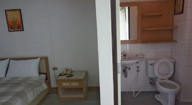 Номер Superior с балконом M In Korat Service Apartment