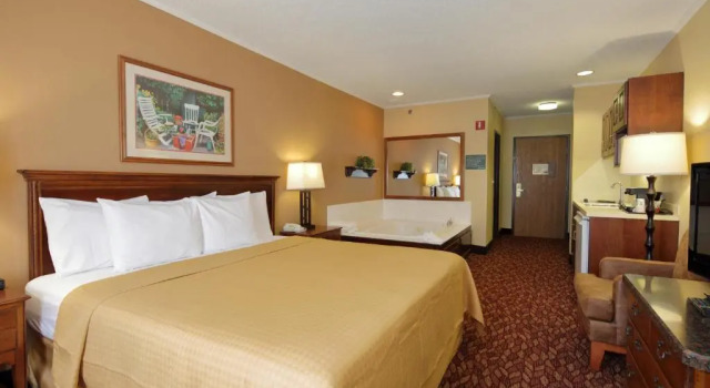 Люкс Coshocton Village Inn & Suites