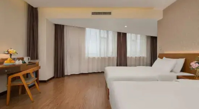 Люкс Jun He International Hotel