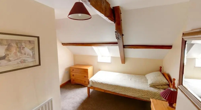 Alluring Holiday Home in Llandovery With Garden, Забронировать Отель Лланфэр-ар-и-брин Южный Уэльс