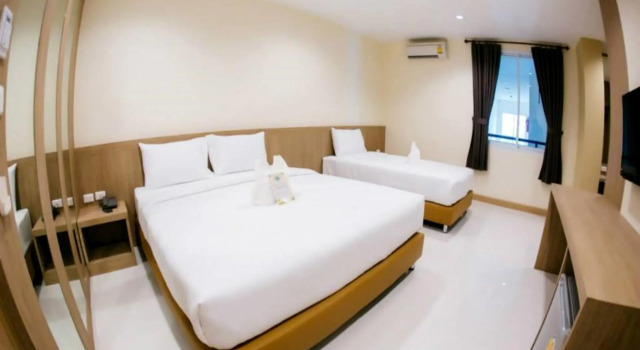 Трёхместный номер Standard OMG Hotel