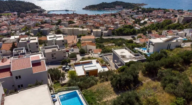 Вилла Villa Lea 5-bedroom villa with private pool and amazing views of city and sea