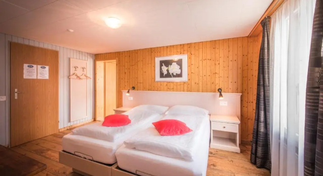 Четырёхместный номер Standard Hotel Tell and Apartments