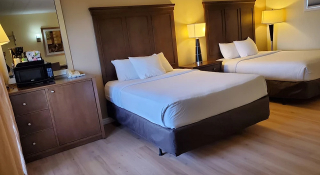 Четырёхместный номер Standard рядом с пляжем Carolyn Beach Inn