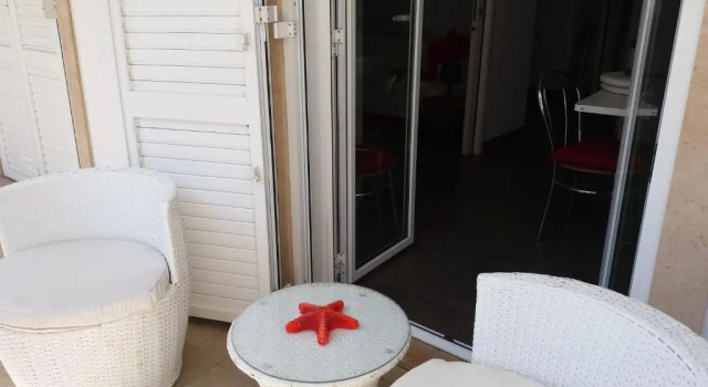 Апартаменты с балконом Sea House