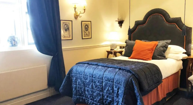 Номер Economy Coombe Abbey Hotel