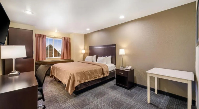 Номер Standard Quality Inn & Suites near NAS Fallon