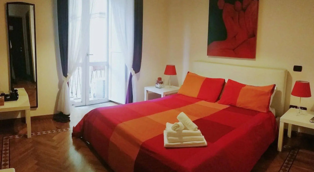 B&B Bouganville, Забронировать Отель «постель и завтрак» Отели Салерно с парковкой, рядом с Кастелло ди Аречи, Парковка