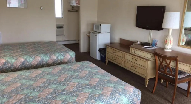Двухместный номер Standard с видом на бассейн Crystal Sands Motel
