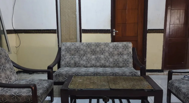 OYO Life 92622 Jatiluhur Kost Syariah, Rezerwuj Hotel Hotele w Malang z parkingiem, w pobliżu Universitas Brawijaya Malang, Parking