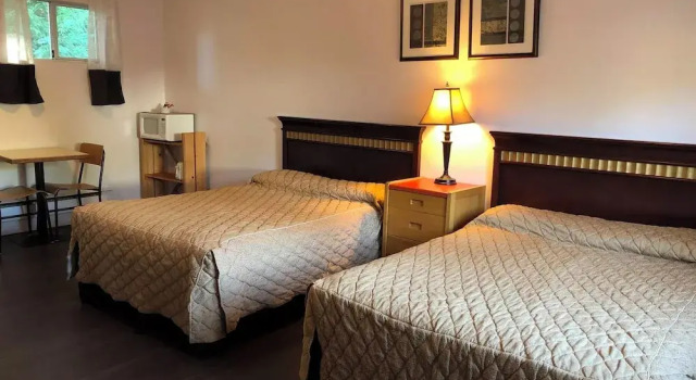 Четырёхместный номер Standard Marland Motel