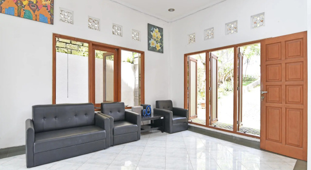 RedDoorz @ Jalan Gatot Subroto Denpasar, Buchen Sie Hotel Hotels in Bali mit Pool, Schwimmbad