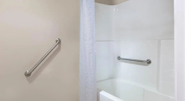 Четырёхместный номер Standard Super 8 by Wyndham Fort McMurray