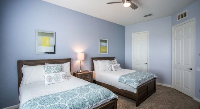 Altavista Lakeview 3 Bedroom Condo by RedAwning