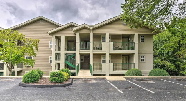 Family Resort Condo w/ Perks in Branson!, Забронировать Курортный отель Бизнес-отели Table Rock Lake, 4* 5*