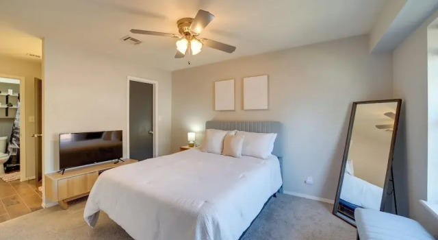10 Mi to Dtwn Tulsa: Condo w/ Pool Access!, Book Lejlighed Lejligheder i Tulsa, Lejlighed