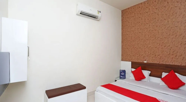 OYO 17280 Hotel Shivaay, Забронировать Отель Хисар штат Харьяна, рядом с Hisar Railway Station