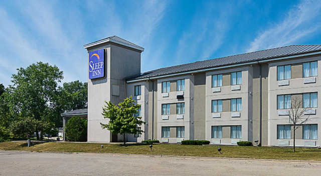 Номер Standard Sleep Inn near Great Lakes Naval Base
