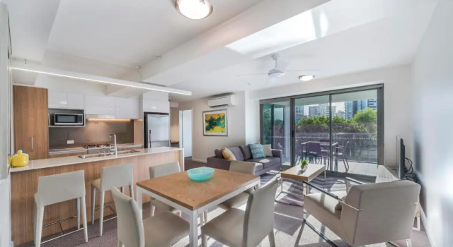 Апартаменты с 2 комнатами с балконом Link Portside Wharf Apartment Hotel