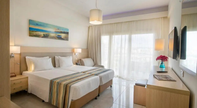 Superior room Pernera Beach Hotel