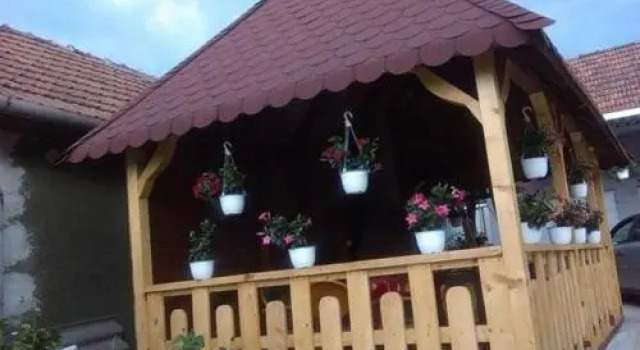 Casa Miha, Rezervovat Hotel Hotely v Hunedoara s parkováním, Parkování