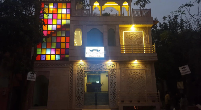 Moustache Agra