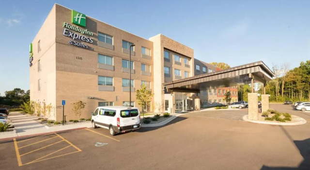 Holiday Inn Express and Suites Kalamazoo West by IHG, Boek Hotel Kalamazoo Michigan