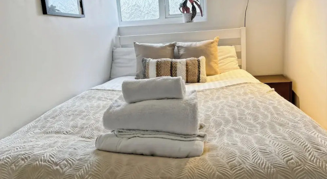 Family Holiday Home With Hot Tub Sauna Sleeps 8, Забронировать Отель Отели Исторического графства Суссекса с парковкой, Парковка