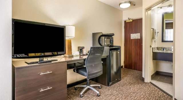 Двухместный номер Standard Sleep Inn & Suites Jacksonville near Camp Lejeune