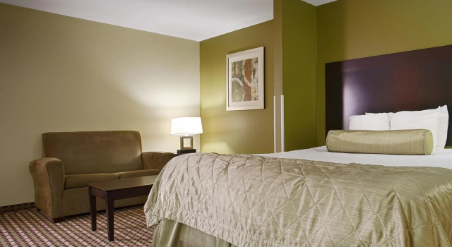 Номер Standard Best Western Plus Brunswick Inn & Suites